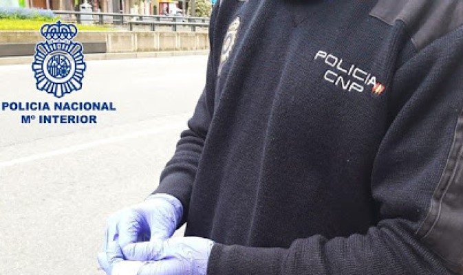 Man arrested in Adeje for attacking policemen who told him to wear mask