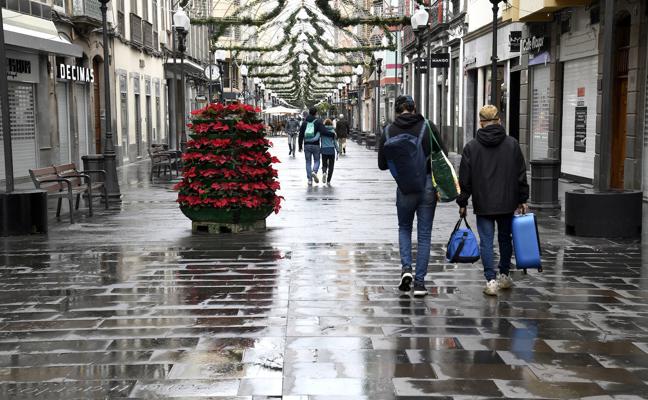 Two storms are bringing a week of rain to the Canary Islands