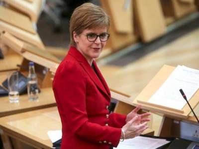 Sturgeon announces full lockdown for Scotland from tonight