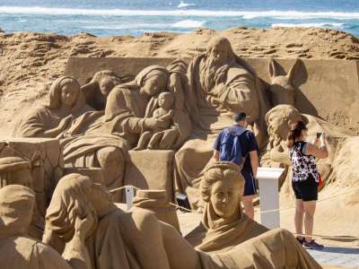 Gran Canaria sand sculpture hailed as one of the best Christmas images in the world 