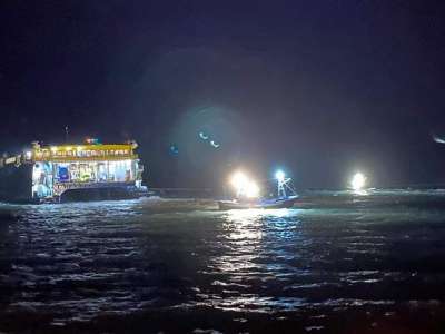 Fred Olsen ferry runs aground in adverse weather conditions in Agaete