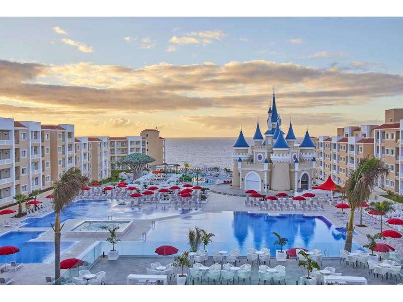 More hotels closing due to strong decline in bookings