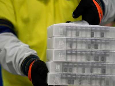 Front-line health personnel will get vaccinated from Monday