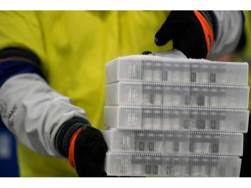 Front-line health personnel will get vaccinated from Monday