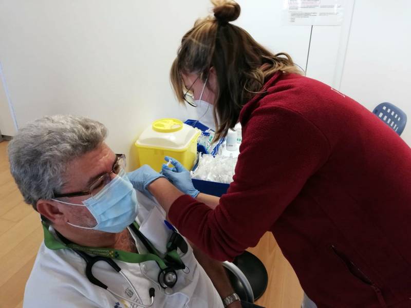 The Canary Islands receives first Moderna vaccines today, 