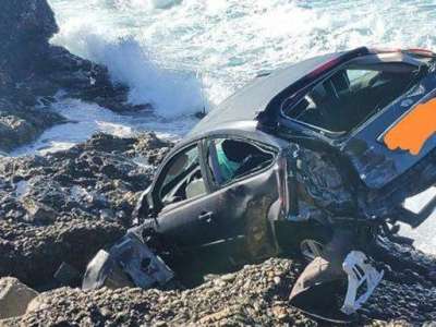 Man killed as car plunges down cliff in Pájara