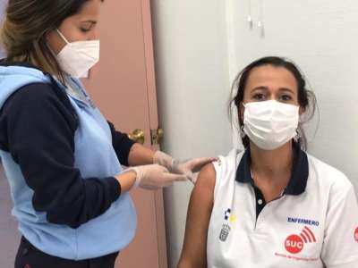 Canaries vaccinates all emergency services and medical transport staff