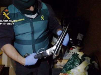 VIDEO: Police arrest 16 members of violent armed gang in the south of Tenerife