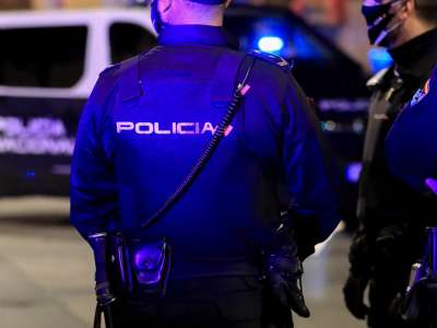 National Police close bar with 30 people inside dancing to live music