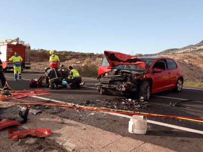 Three injured, including a 4 year old girl, in car accident in Arona