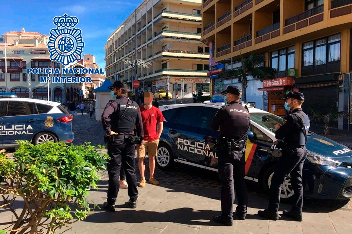 Three relatives arrested for two robberies in Tenerife on the same night