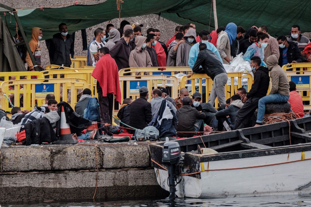 FEHT demands that Government take responsibility and transfers immigrants to Europe 