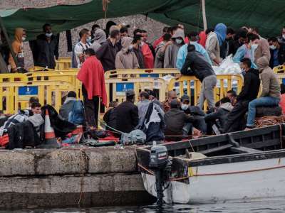 FEHT demands that Government take responsibility and transfers immigrants to Europe 