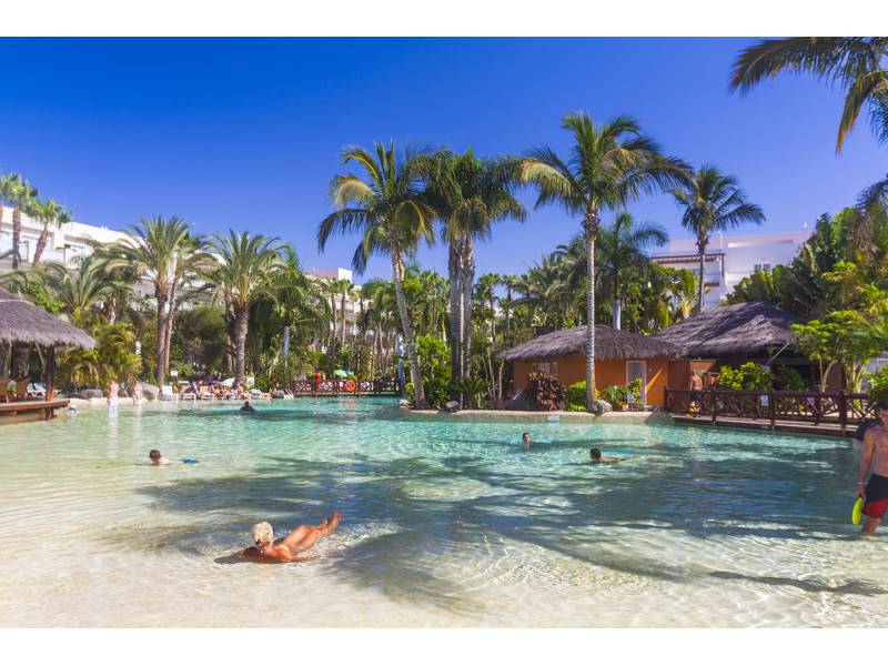 The Canary Islands were the leading destination for tourists in December