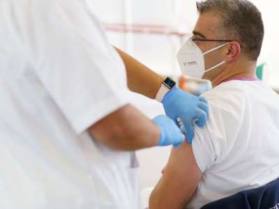 Canaries leads vaccination in Spain by using sixth dose per vial from Pfizer