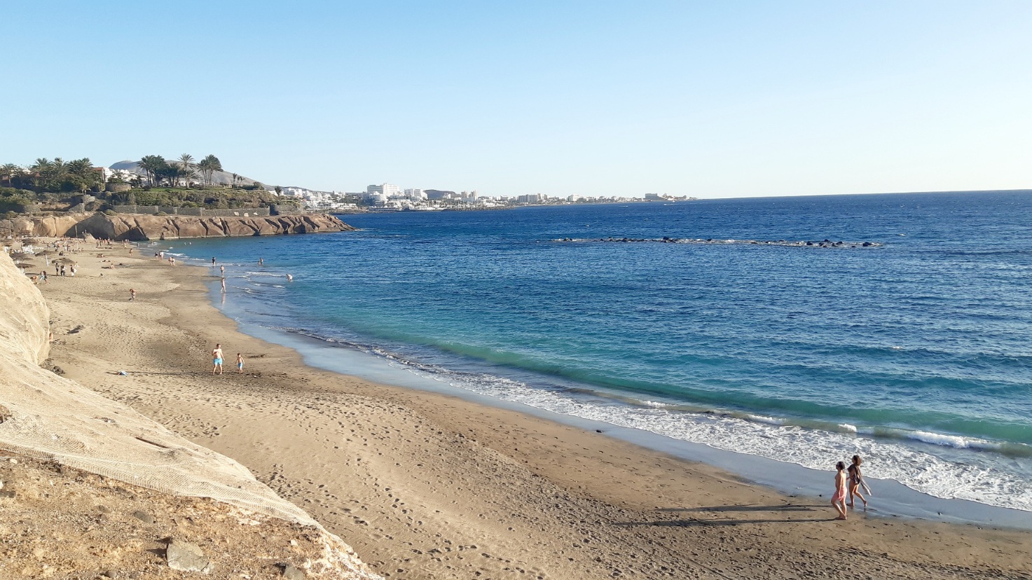A hot and hazy end to January in the Canary Islands