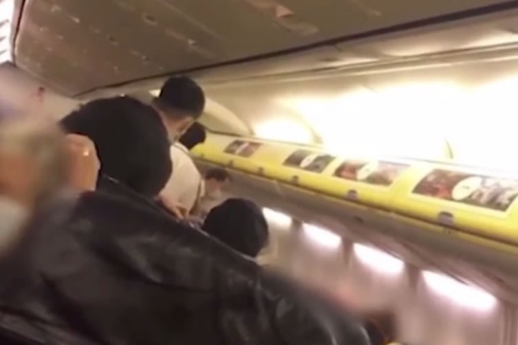 VIDEO: Passenger head-butts cabin crew after refusing to wear mask on flight