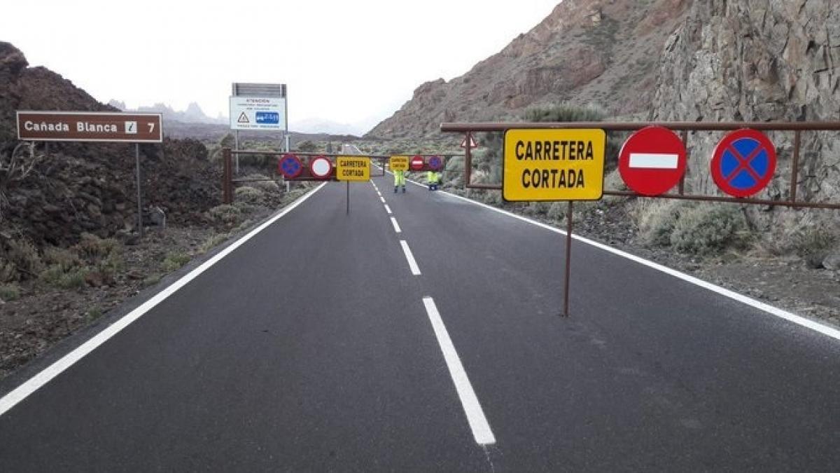 Access roads to Teide are closed until Monday