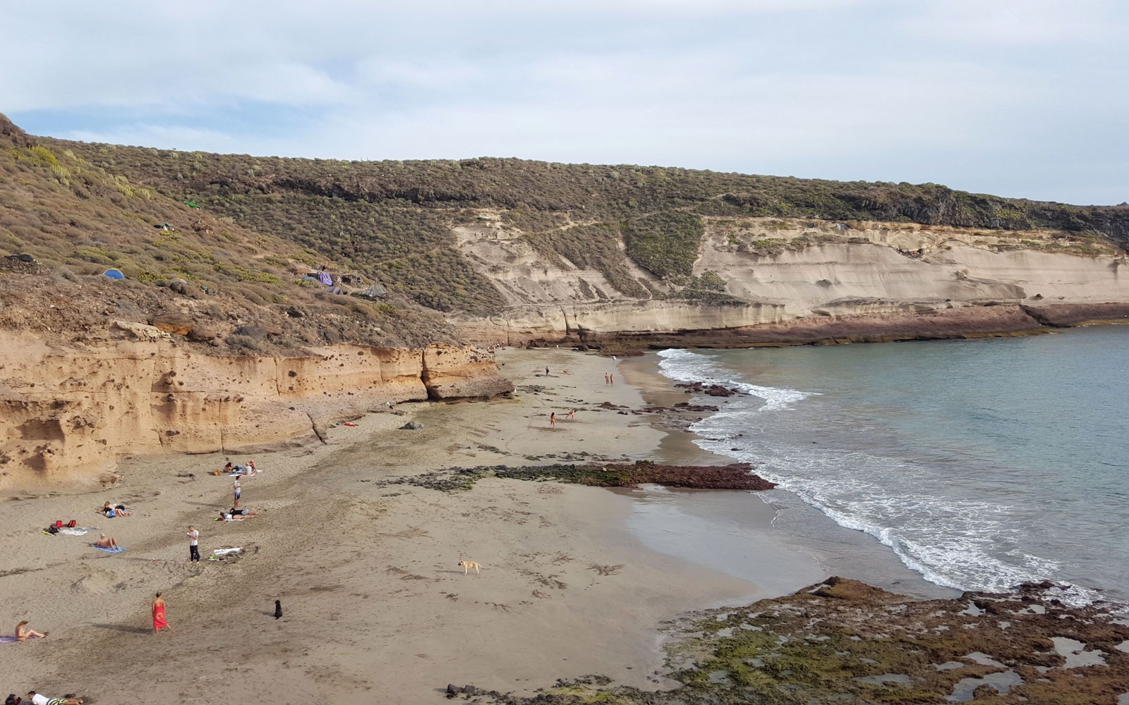 Agents evict 50 people camping on La Caleta beach in Costa Adeje