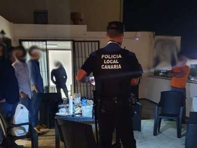 Police break up a stag-do in Gran Canaria for breaking Covid rules