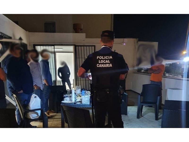 Police break up a stag-do in Gran Canaria for breaking Covid rules