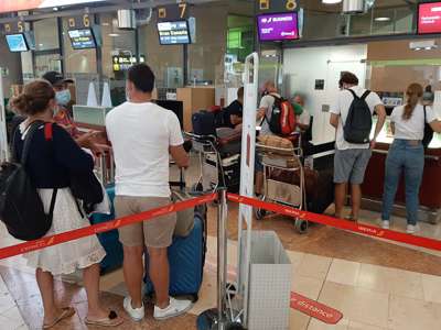 Holiday bookings soar as British tourists hope for travel restart in May