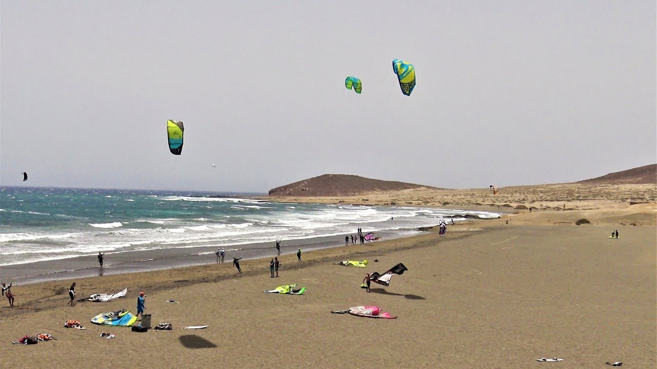 Off-duty policeman saves kite surfers life in La Tejita