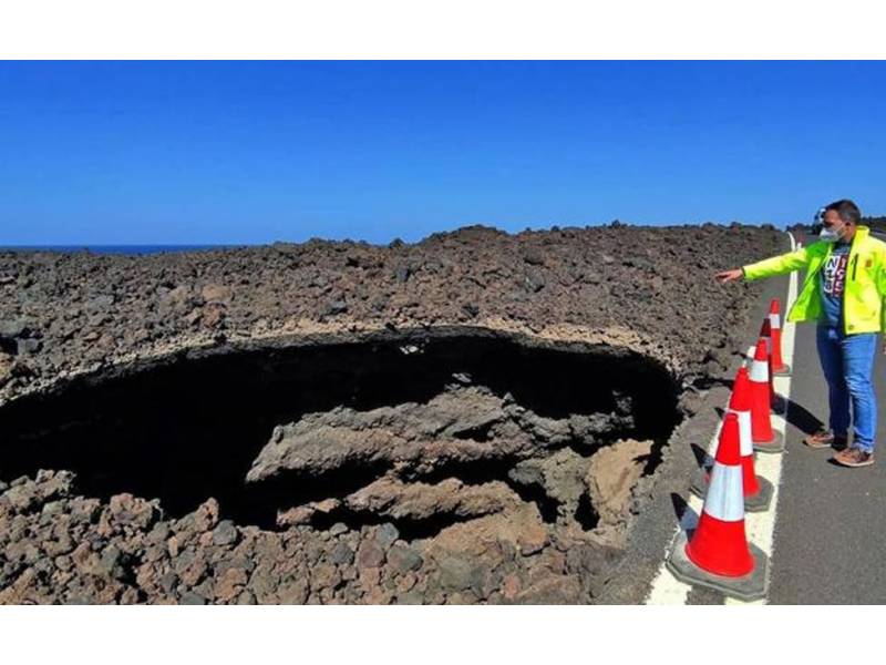 Cabildo agrees to repair sinkholes on Los Hervideros highway in Lanzarote Cabildo agrees to repair sinkholes on Los Hervideros highway in Lanzarote