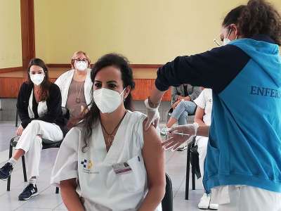 Spain updates vaccination groups for people down to the age of 45