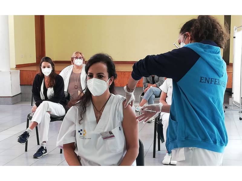 Spain updates vaccination groups for people down to the age of 45