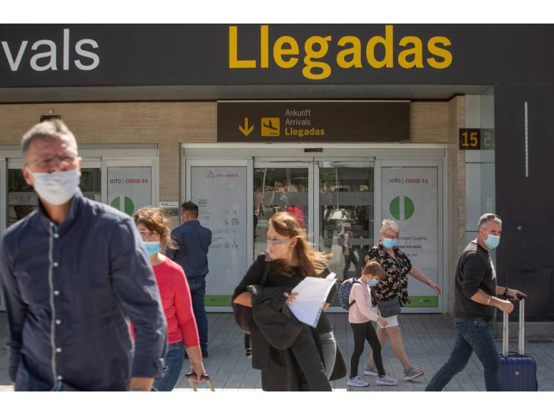 Canaries expect to recover 50% of the 2019 tourist numbers in August