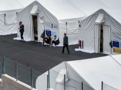The Government has transferred 18,800 immigrants out of the Canary Islands
