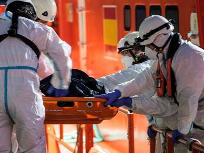Five dead in a cayuco rescued with 48 people onboard 