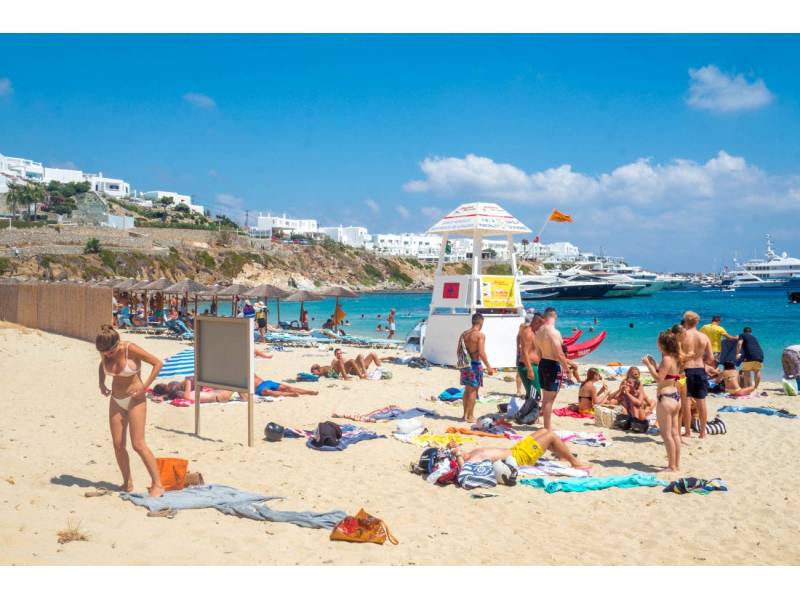 Greece ready for ‘a race with the Canary Islands’ to get British tourists first