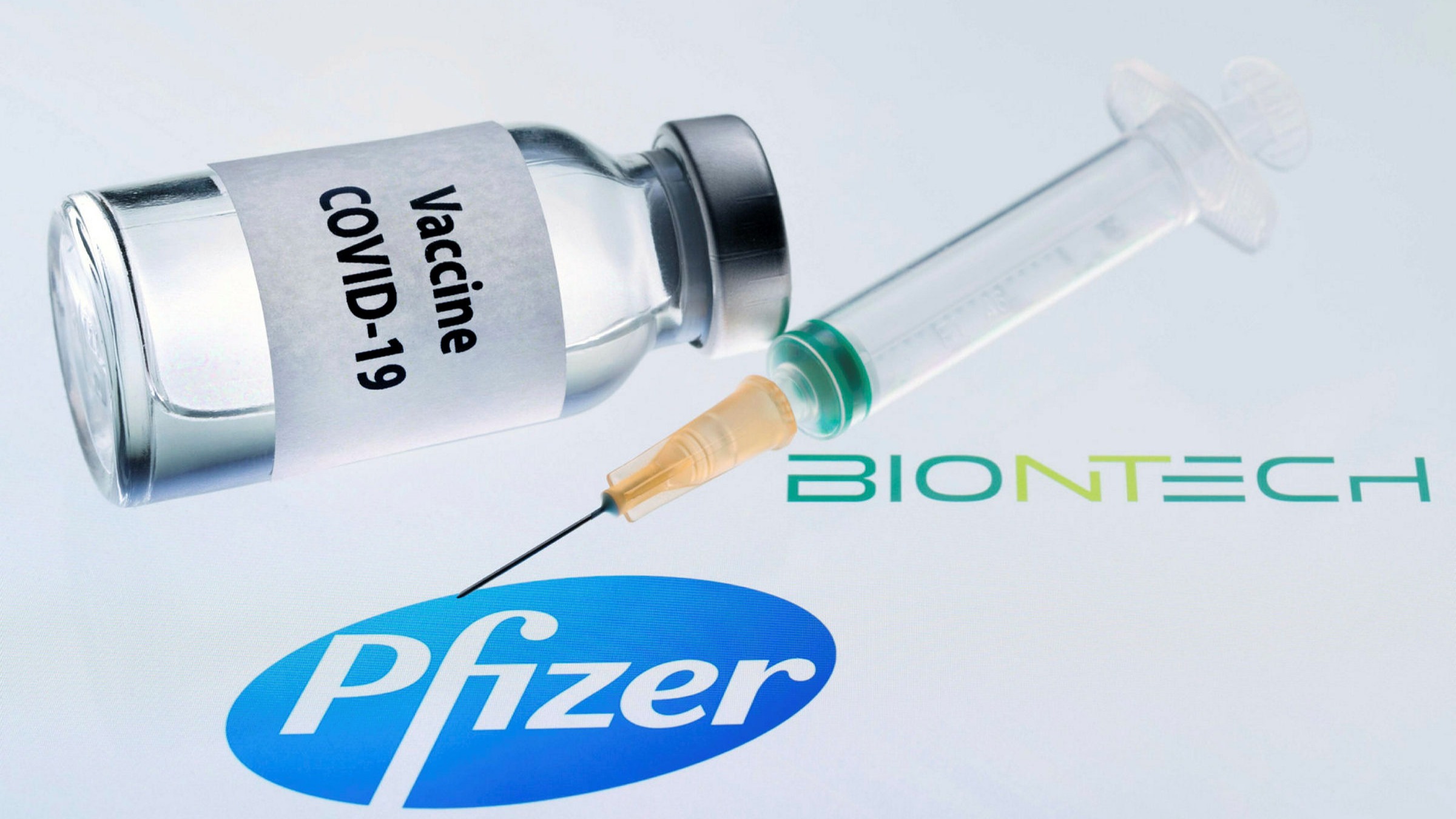 Pfizer comes to the rescue of the EU after suspension of AstraZeneca vaccine