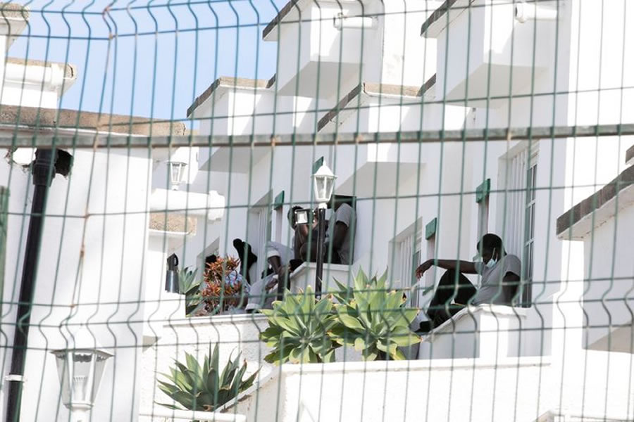 Escrivá announces that the 1,800 immigrants still in hotels will be moved this month