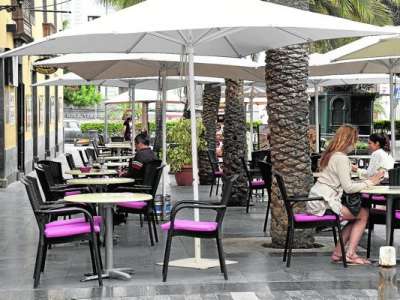 LEVEL 3: Bar and restaurant interiors will close but gyms will be allowed to open