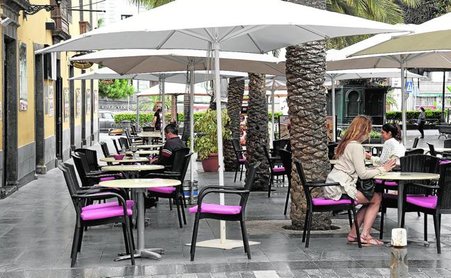 LEVEL 3: Bar and restaurant interiors will close but gyms will be allowed to open