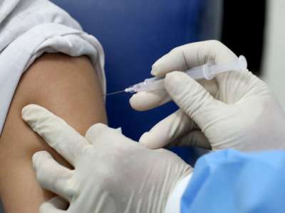 Huge boost for Canaries mass vaccination plan