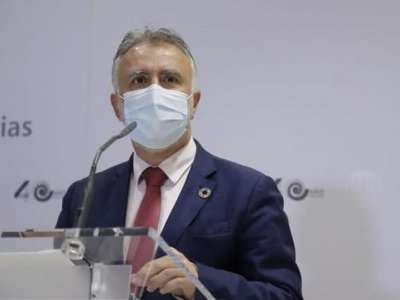 Torres: ‘We are prepared to have 70% of the population vaccinated this summer’