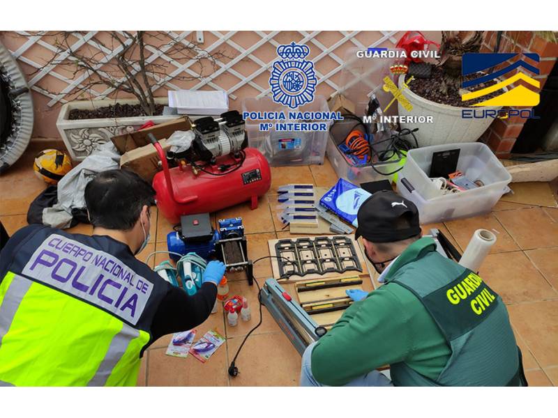 Gang arrested introducing counterfeit 500 euro notes into Spain