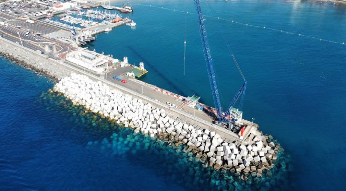 The new dock in the port of Los Cristianos will be finished next week