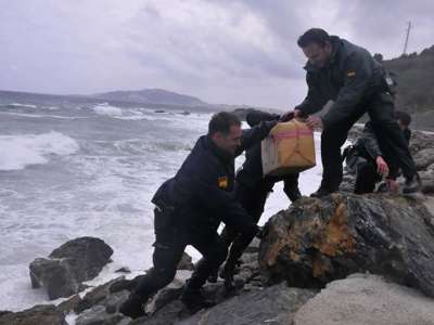 Six bales of hashish appear in different areas of the El Hierro coast