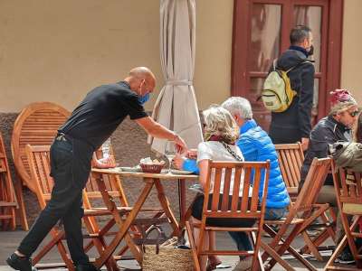 Easter restrictions start at midnight tonight in the whole of Spain, including here