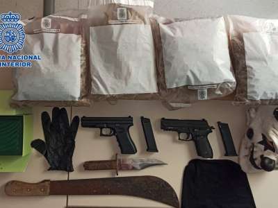 Armed robber arrested after clown mask found in his apartment in Adeje