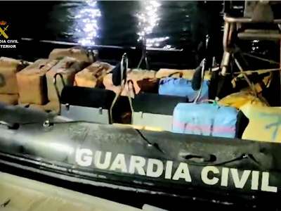Guardia Civil intercept a speed boat with more than 1,000 kilograms of hashish onboard