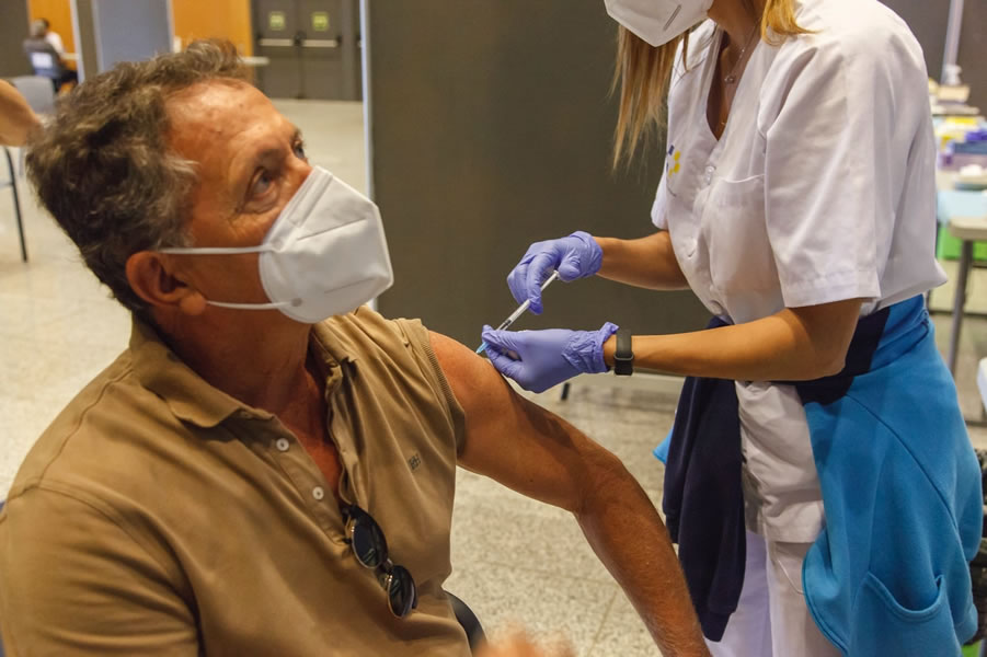 EU: ‘70% of the population can be vaccinated by July 14th’
