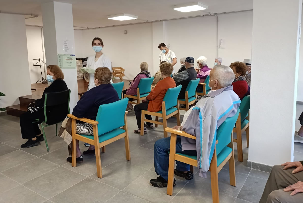 More than 100,000 people have now had both vaccinations in the Canaries