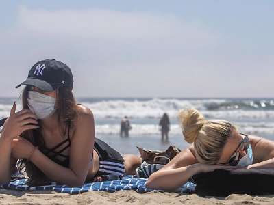 Face masks on beaches? By pools? In bars? On stage? Your questions answered 