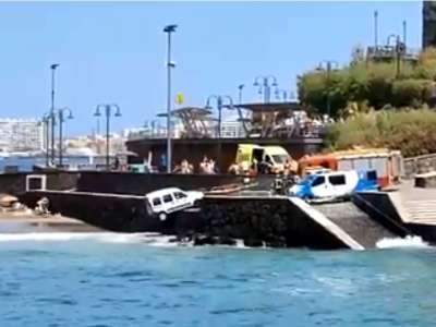 VIDEO: Driverless van hits a teenager and almost ends up in the sea